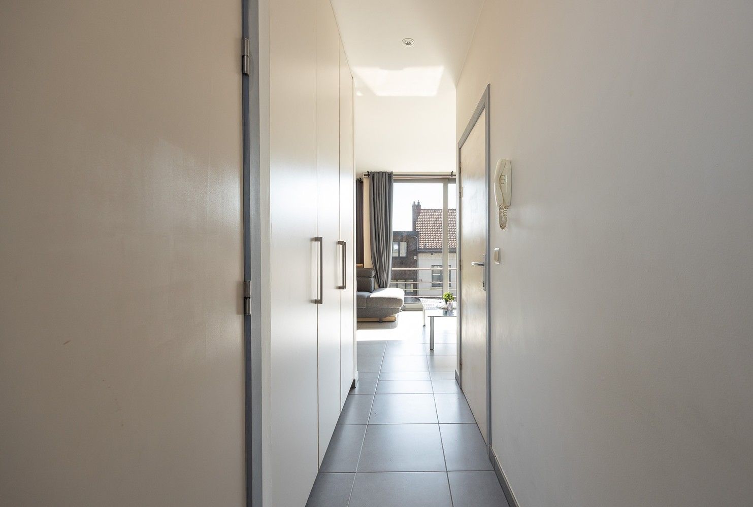 Centraal gelegen 1-slaapkamerappartement op tweede verdieping van een klein gebouw foto 8