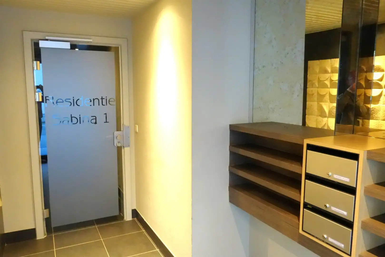 Appartement op de 2e verdieping met 2 slaapkamers + GARAGE in centrum Zottegem foto 3