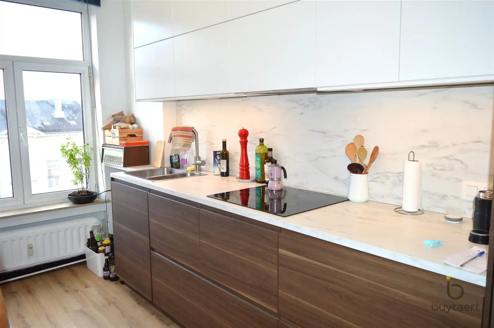 Gezellig en licht twee slaapkamer appartement aan het Stadspark! foto 3