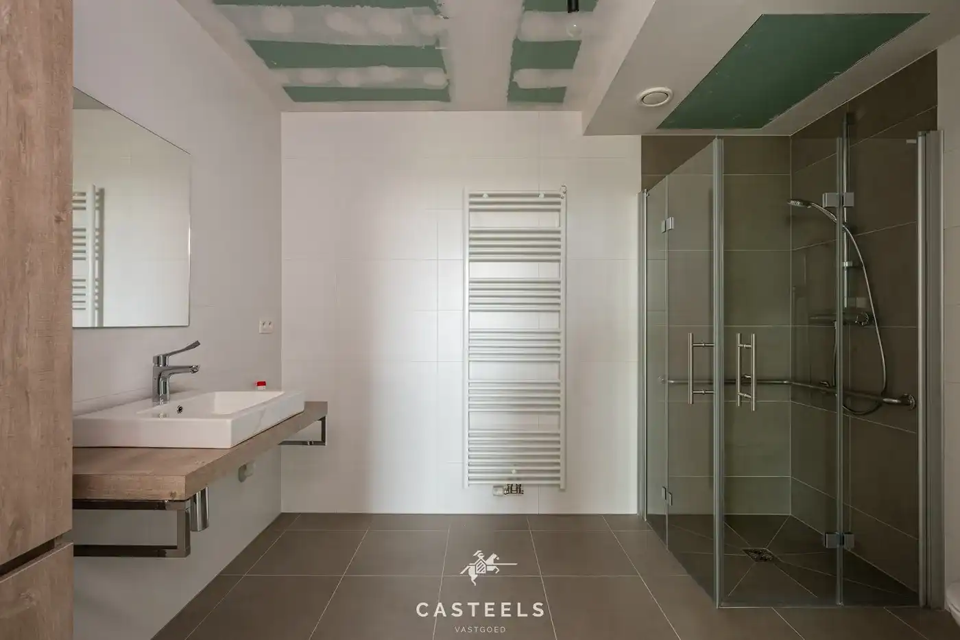 Lichtrijk nieuwbouw hoek appartement met terras te Kluisbergen foto 9