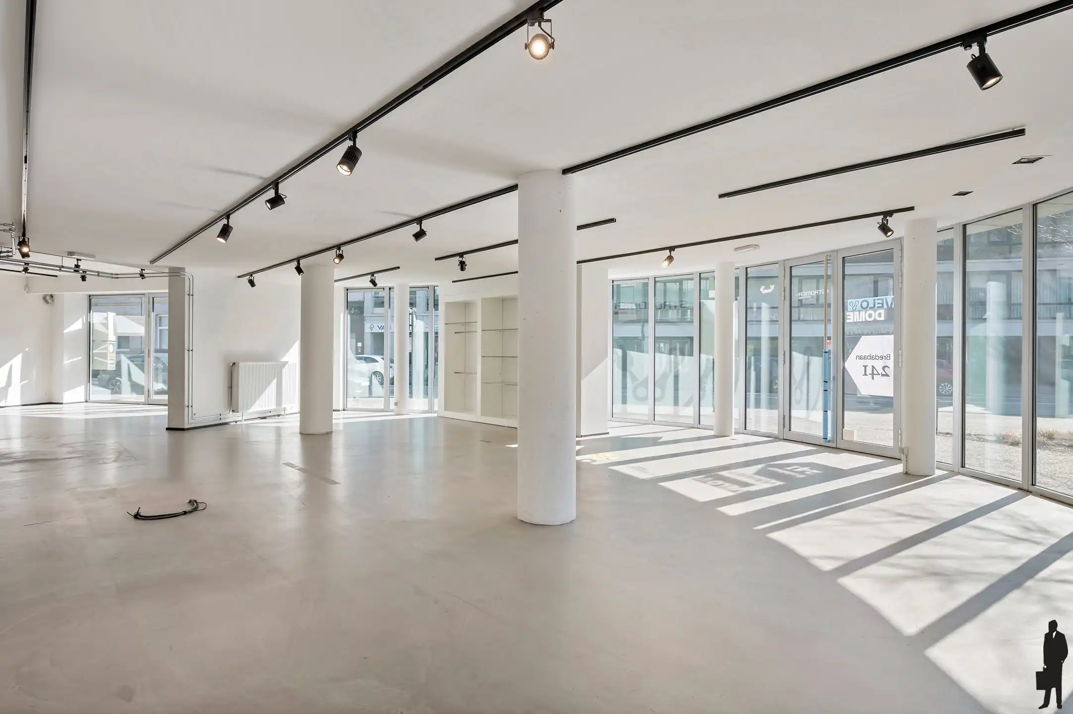 Handelsglv van ca. 327m² in het centrum van Brasschaat ! foto 4