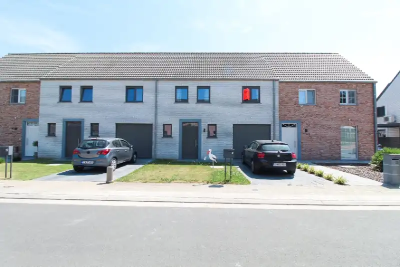 Prachtige moderne woning te huur vlakbij centrum Roeselare foto {{pictureIndex}}