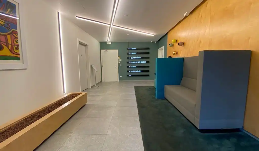 Instapklare kantoorruimte te huur langs E40 in Aalst foto 13