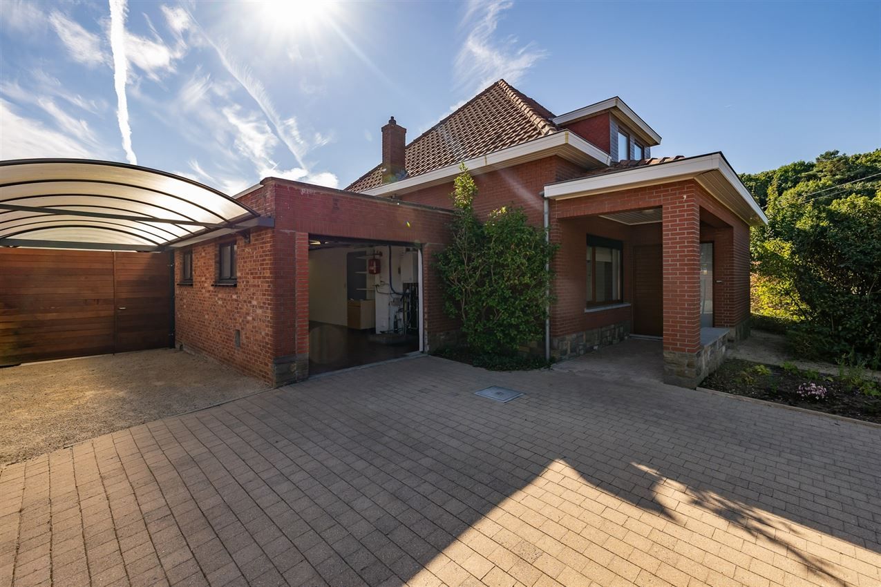 Charmante opgefriste woning op geliefde ligging met 3slk. foto 2