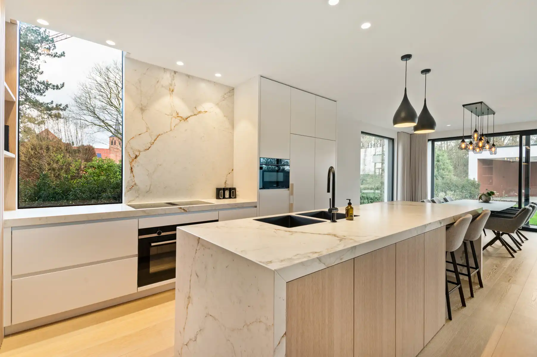 Exclusieve recente woning met hoogwaardige afwerking. foto 7