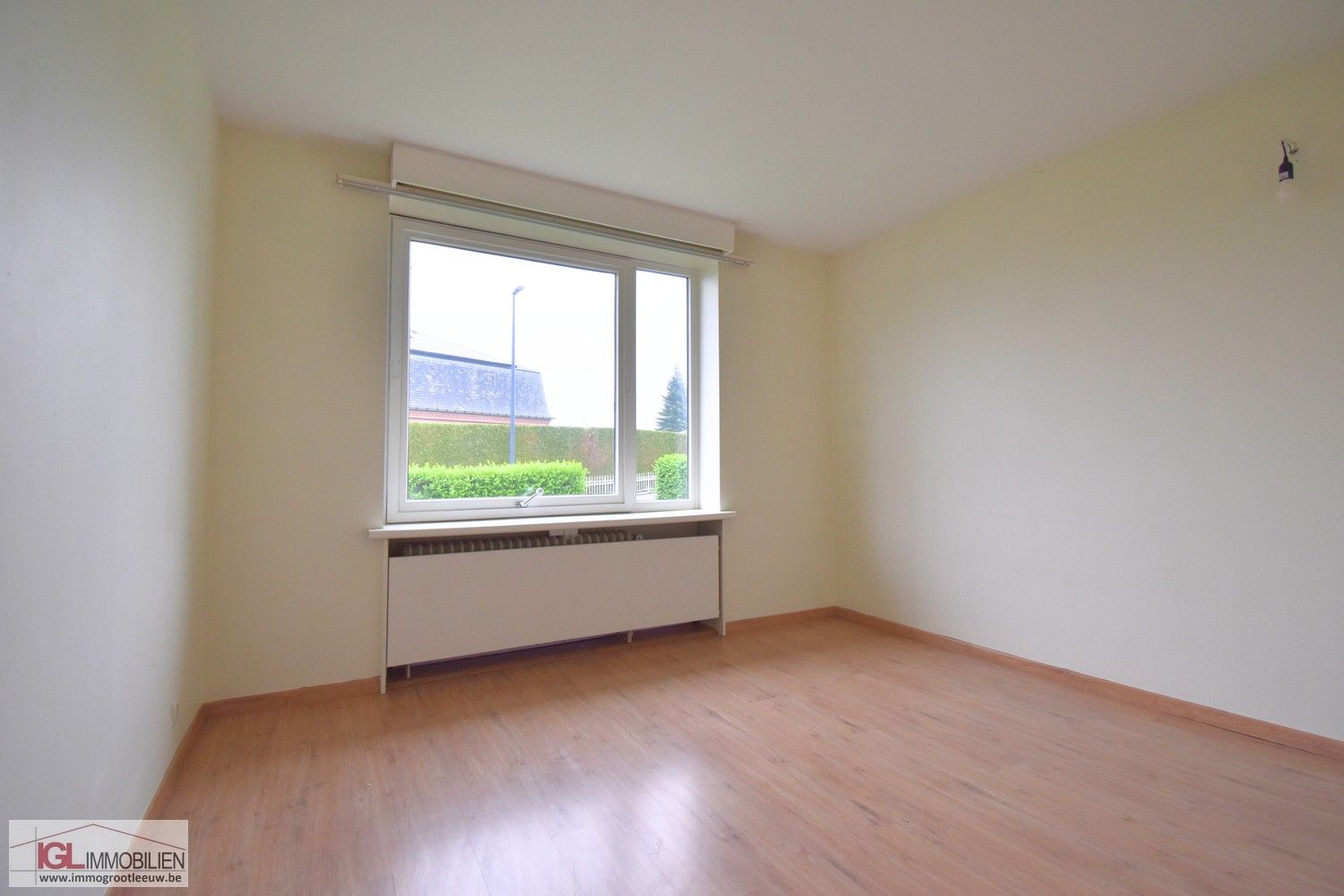 Karaktervolle villa met 3 slaapkamers, garage en zonnige tuin foto 11