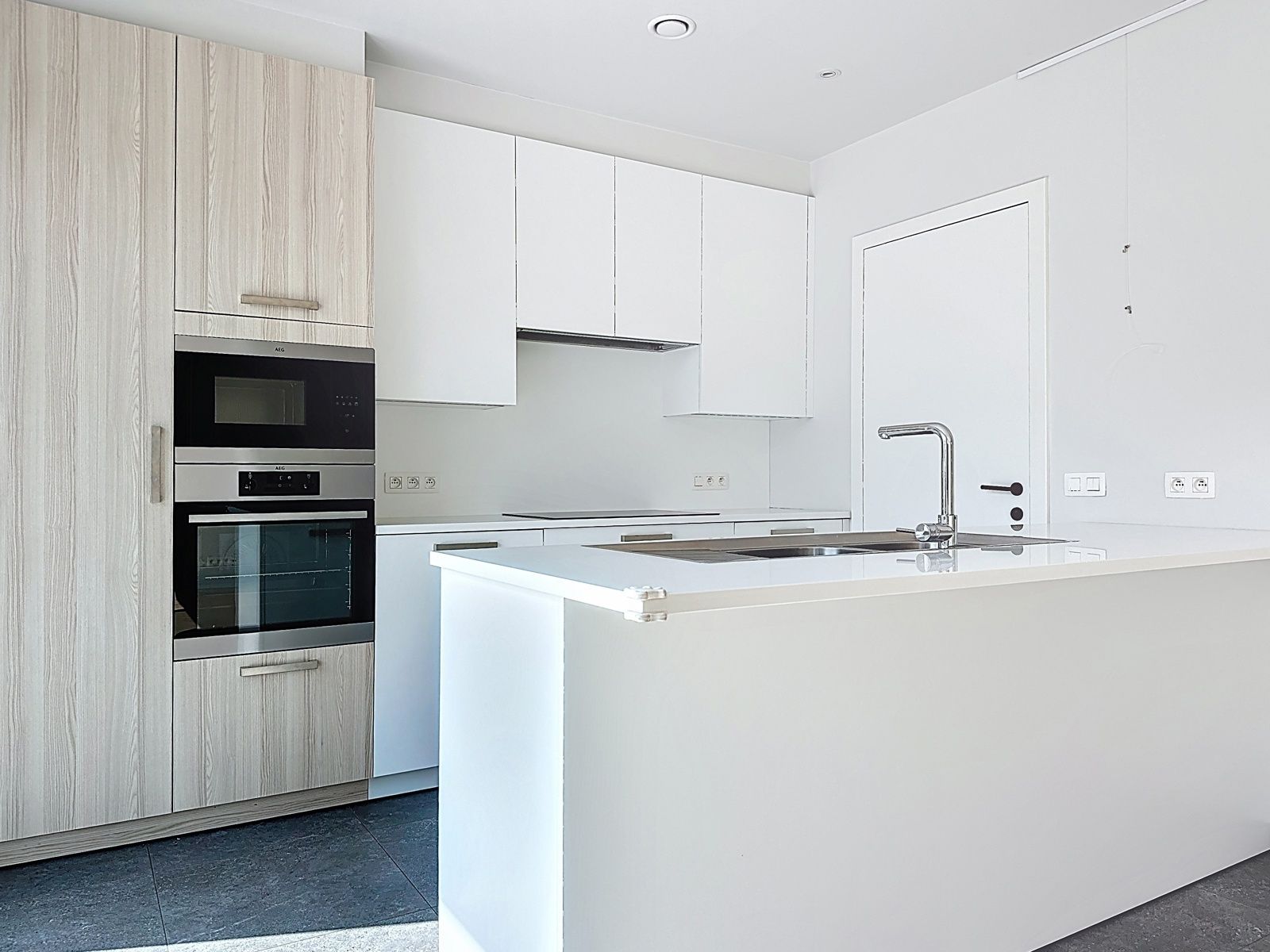 Luxueus afgewerkte driegevel-villa met 5 slaapkamers foto 7