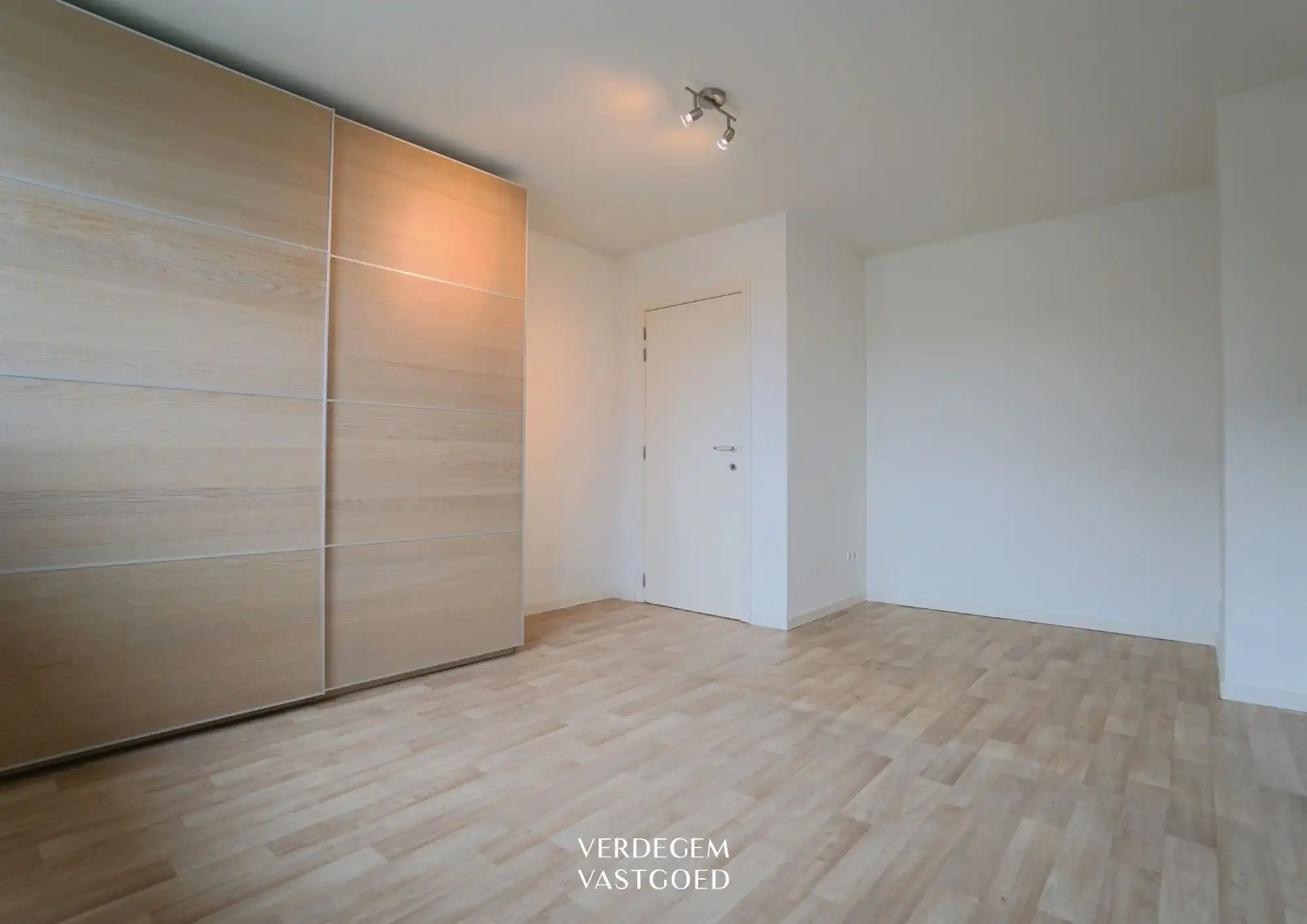 Instapklaar duplexappartement met karaktervolle leefruimte en 2 slaapkamers foto 7