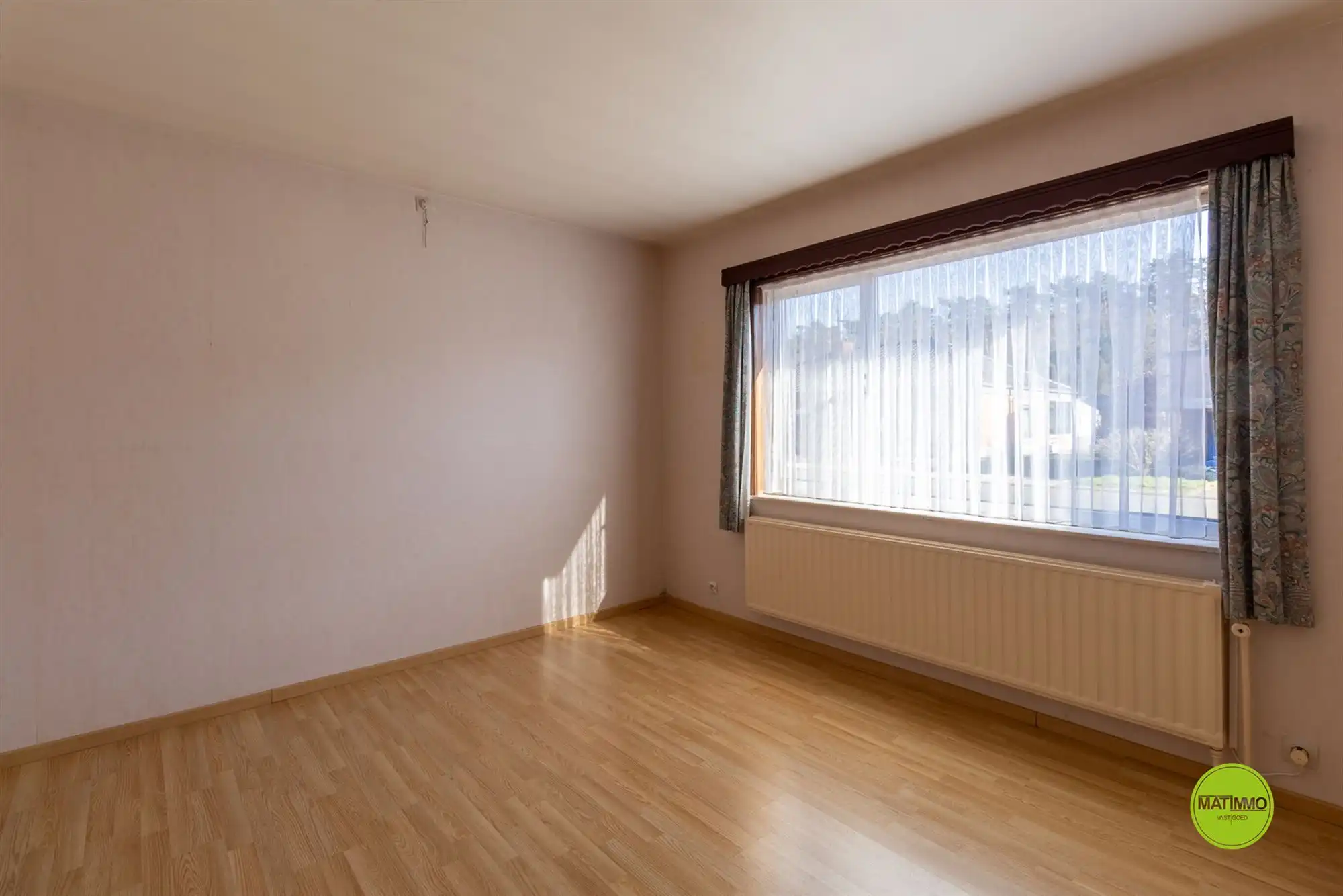 Ruime open bebouwing met 6 slaapkamers op 750 m2 grond foto 11