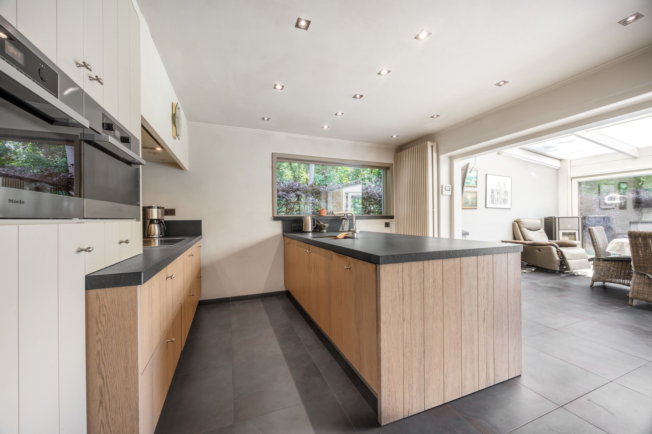 Laagbouwwoning op 2848 m² met Zwemvijver en Prachtige Tuin foto 23