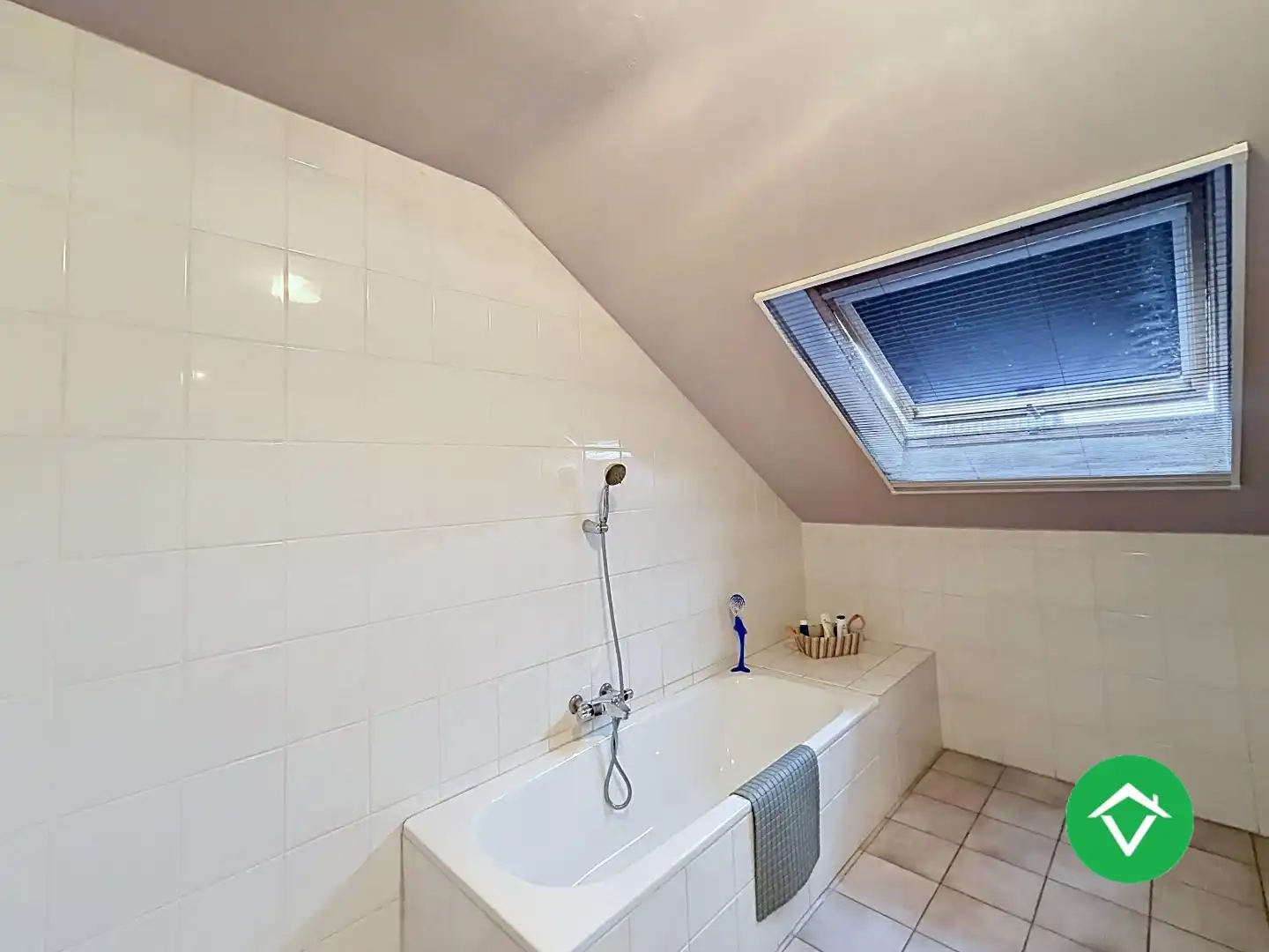 Duplex appartement met 2 slaapkamers groot terras en garage te Handzame foto 15