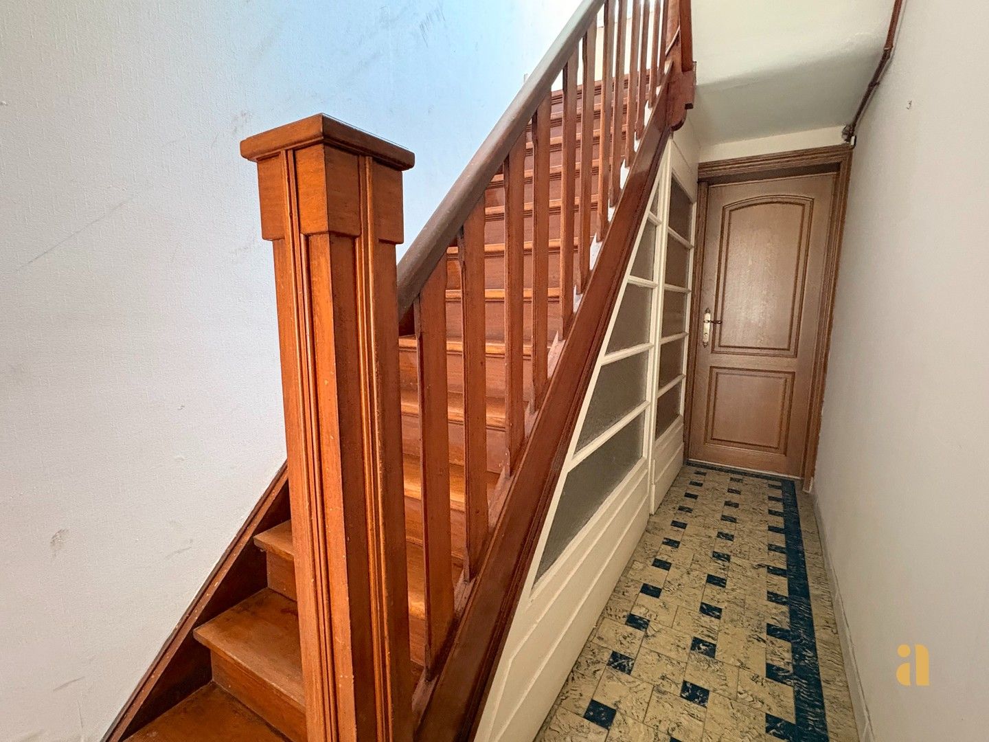 Mooie renovatiekans: ruime tuin en immens veel potentieel foto 3