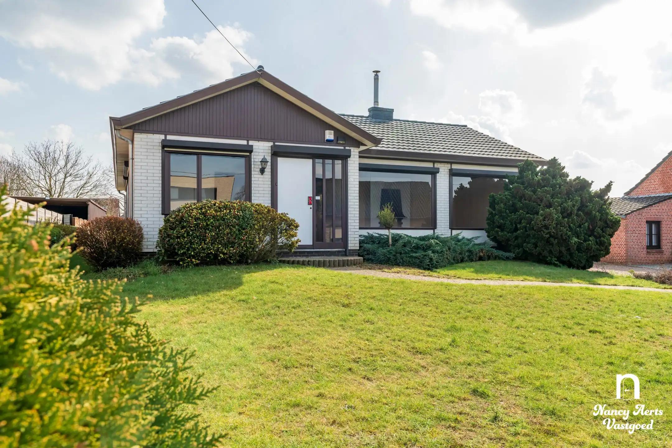 Gelijkvloers wonen met zonnige tuin op een ruim perceel foto 3