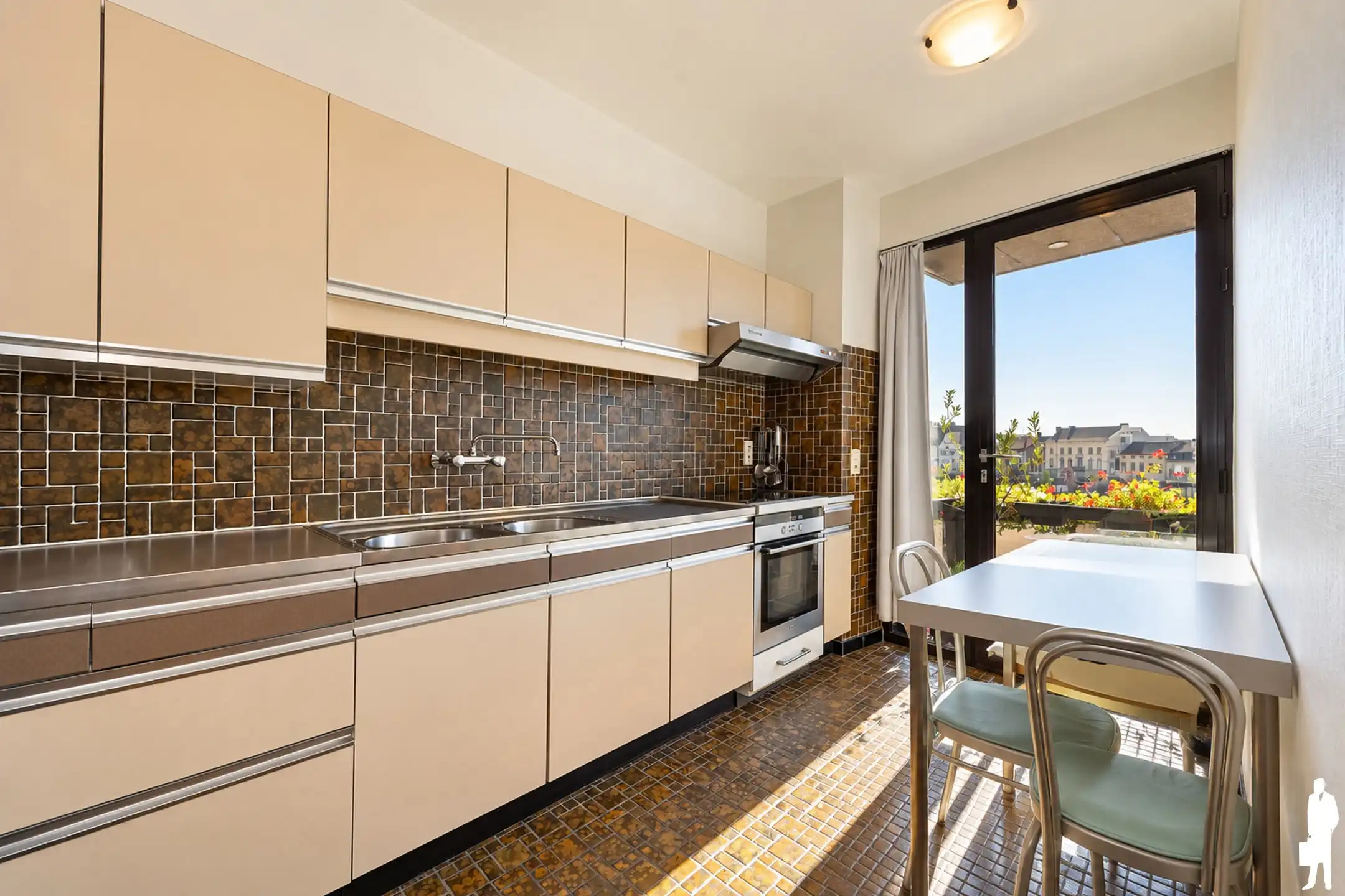Ruim appartement met 2 slpk en 3 terrassen aan de Grote Markt foto 10