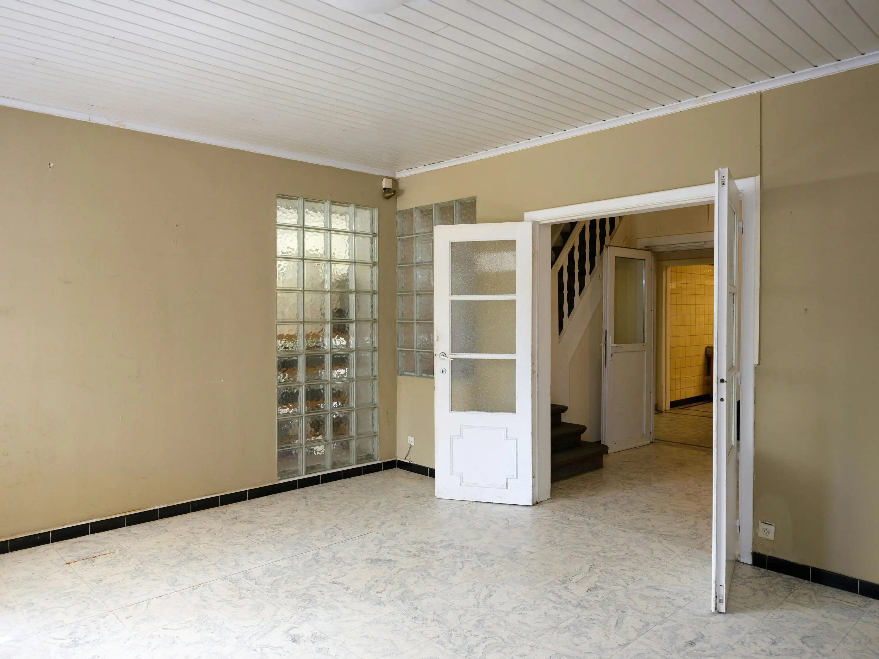 Huis te koop met veel potentieel en tuin te Wondelgem foto 5