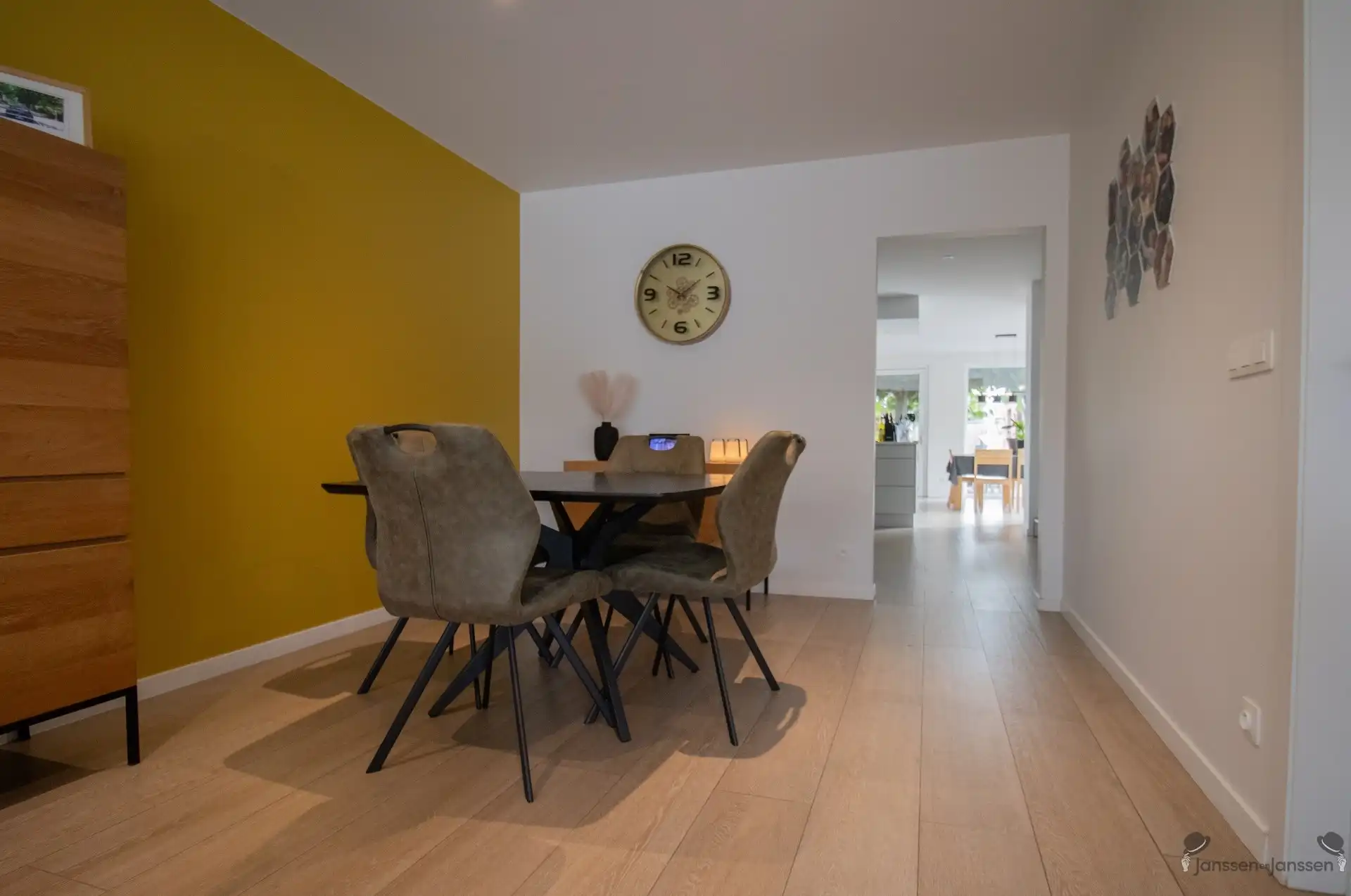 Volledig gerenoveerde HOB met 4 slaapkamers op 431 m² foto 3