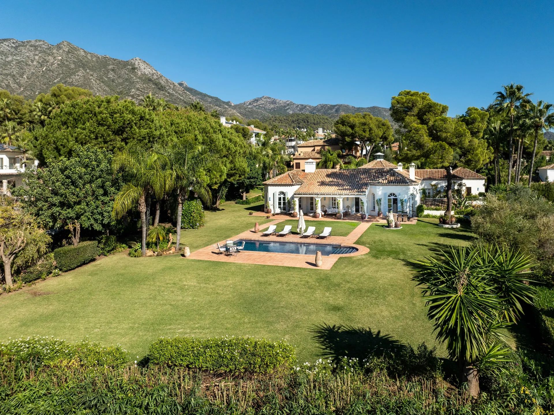 Mediterrane meesterwoning in Marbella’s meest prestigieuze enclave foto 16