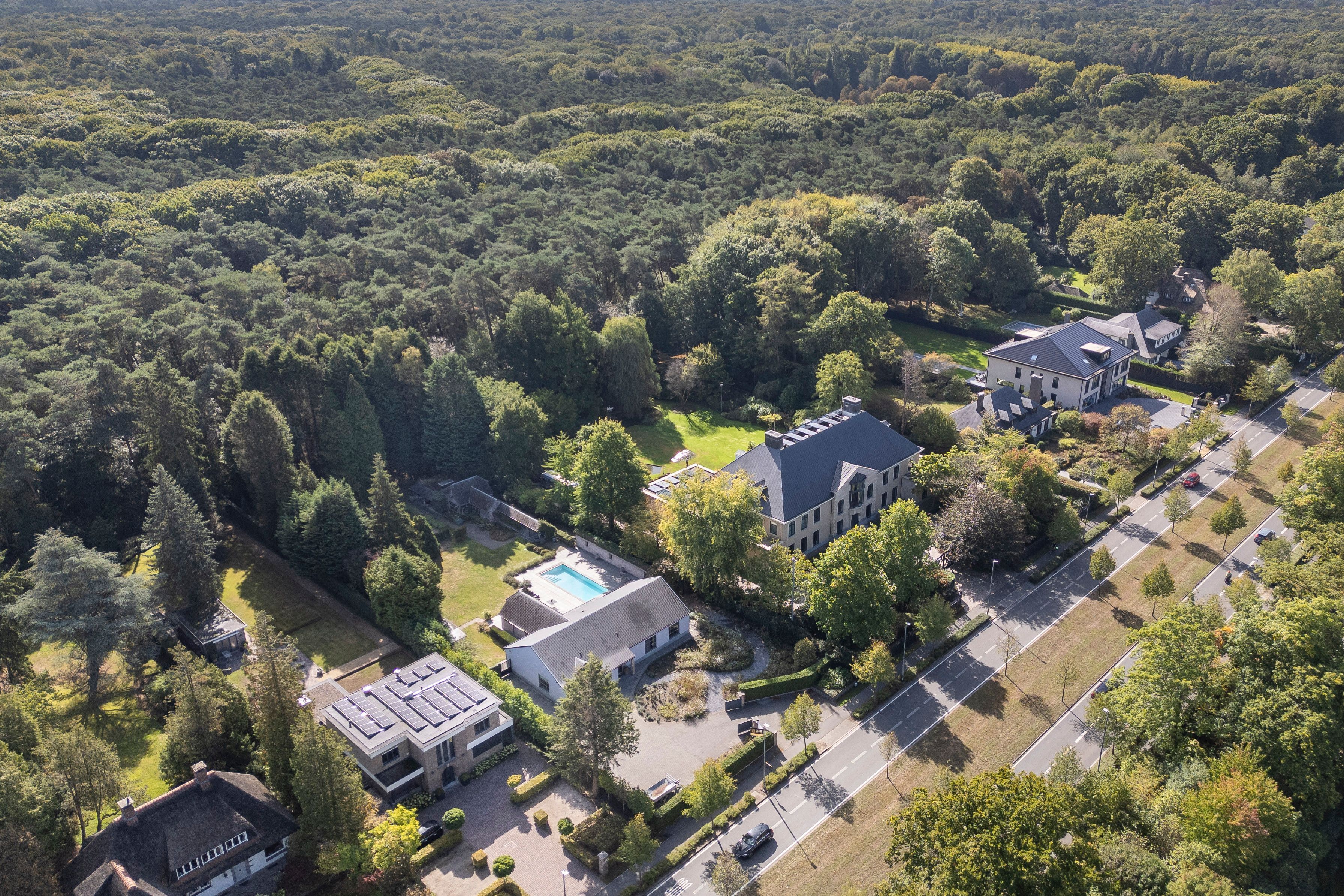 Instapklare laagbouwvilla nabij het centrum van Brasschaat. foto 33