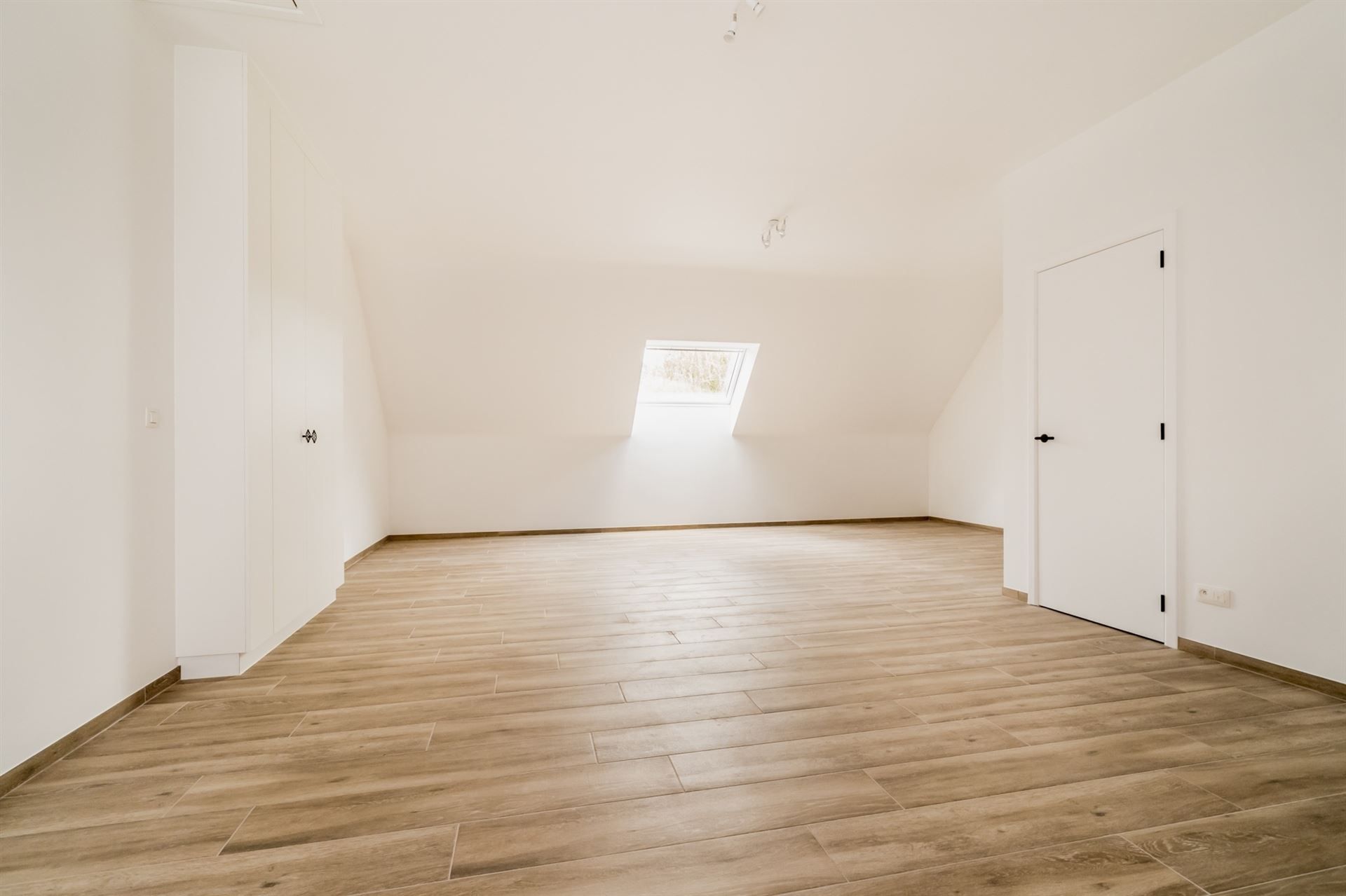 Moderne nieuwbouwwoning met 4 slpkm, tuin en garage  foto 19