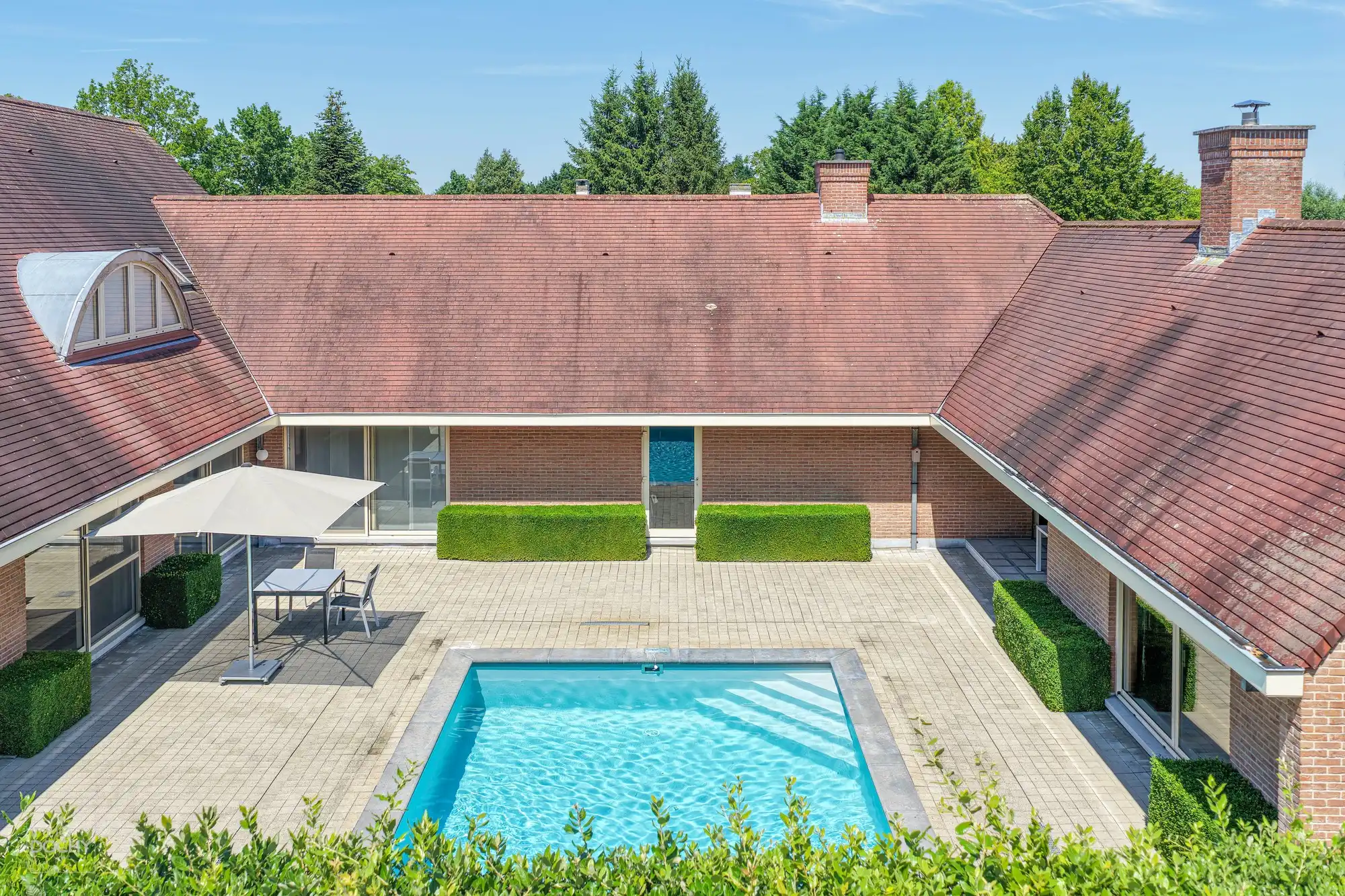 Ruime villa met zwembad in de omgeving van de Marionetten foto 8