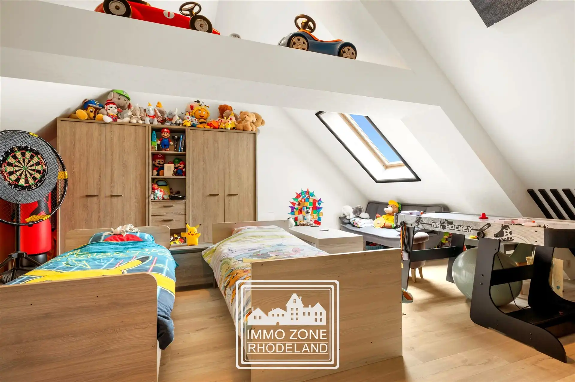 Knappe instapklare woning met 3 slpks, garage en mooie tuin  foto 21
