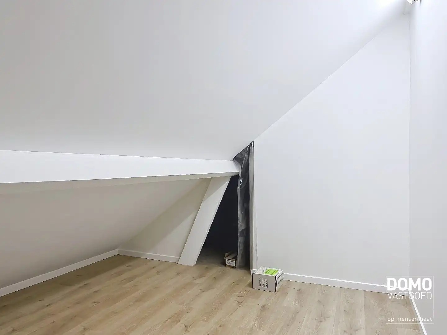 VOLLEDIG GERENOVEERDE WONING MET 3 SLAAPKAMERS EN ZUIDGERICHTE TUIN foto 24