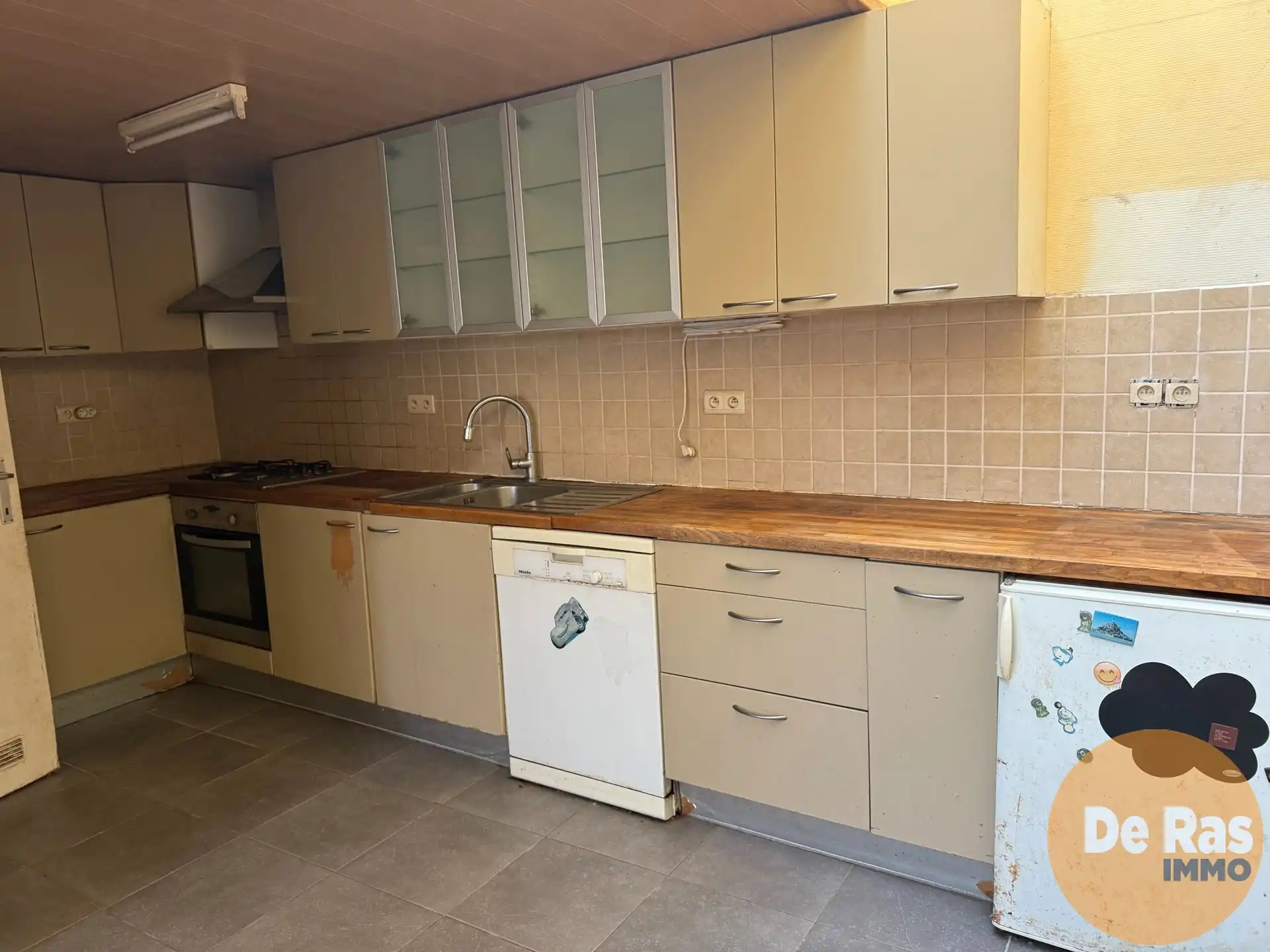 SCHELLEBELLE - Authentieke woning met ruime garage foto 3