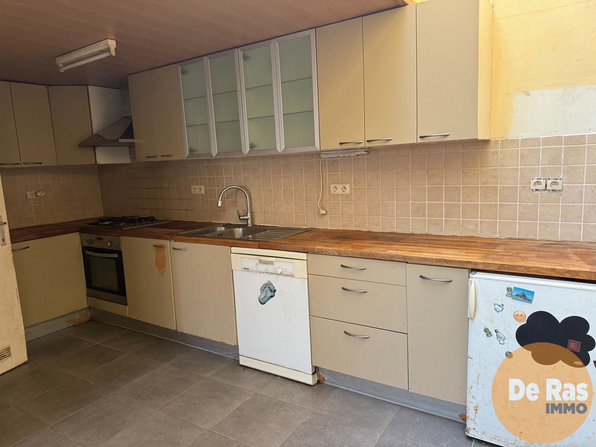 SCHELLEBELLE - Authentieke woning met ruime garage foto 3