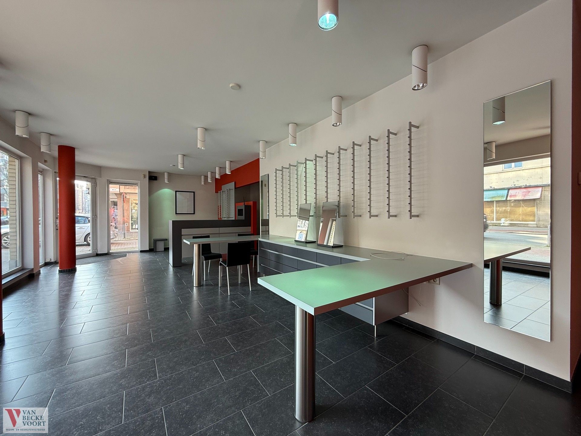 Handelsgelijkvloers 75m² foto 5