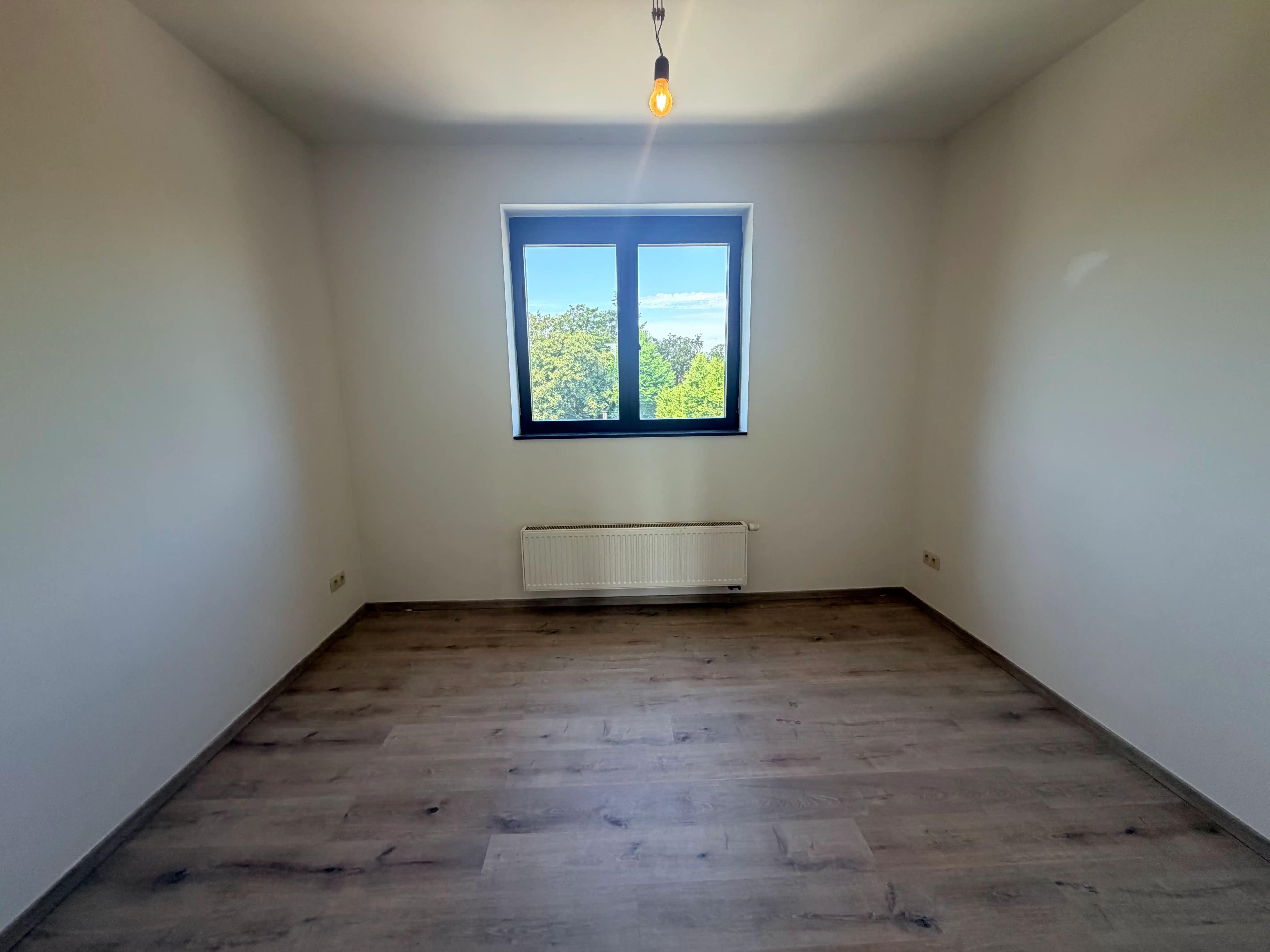 --- NIEUW --- Gerenoveerd en energiezuinig 1-slaapkamerappartement op toplocatie nabij Sint-Pietersstation! foto 6