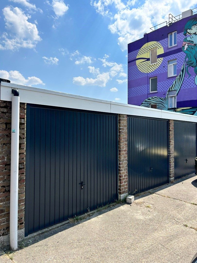Garageboxen in hartje Mariakerke met laadmogelijkheid foto 2