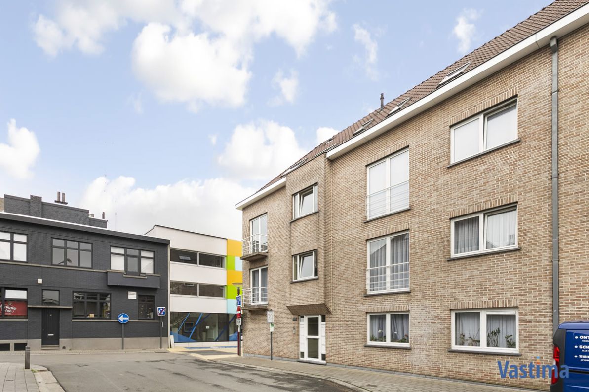 Ruim en lichtrijk 2 slaapkamerappartement met terras in centrum Asse foto 2
