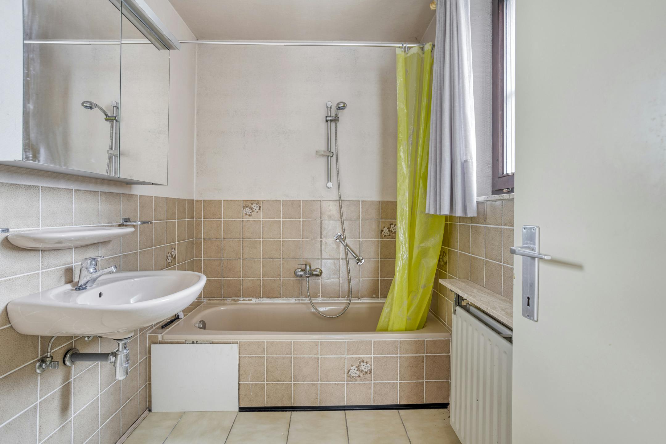 Appartement te koop nabij het centrum van Roeselare met 3 slaapkamers. foto 12