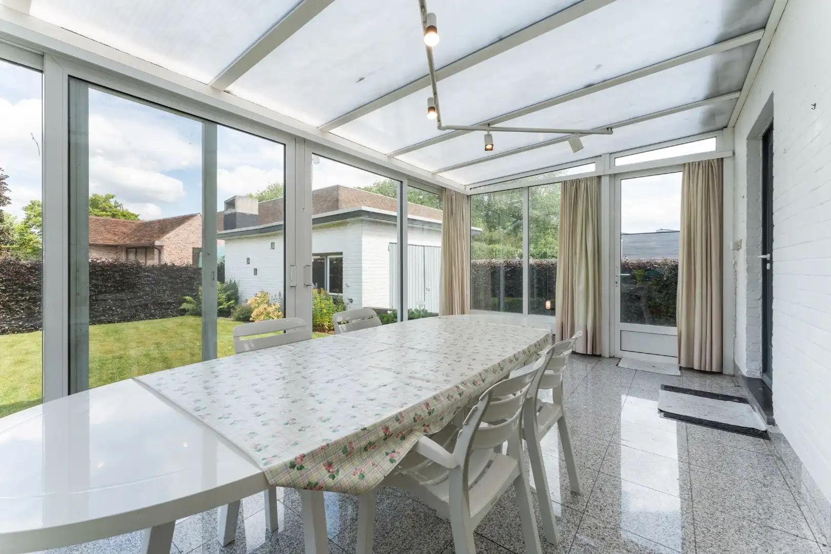 Centraal gelegen lichtrijke villa met 3 slpk, tuin en garage, Torhout foto 5