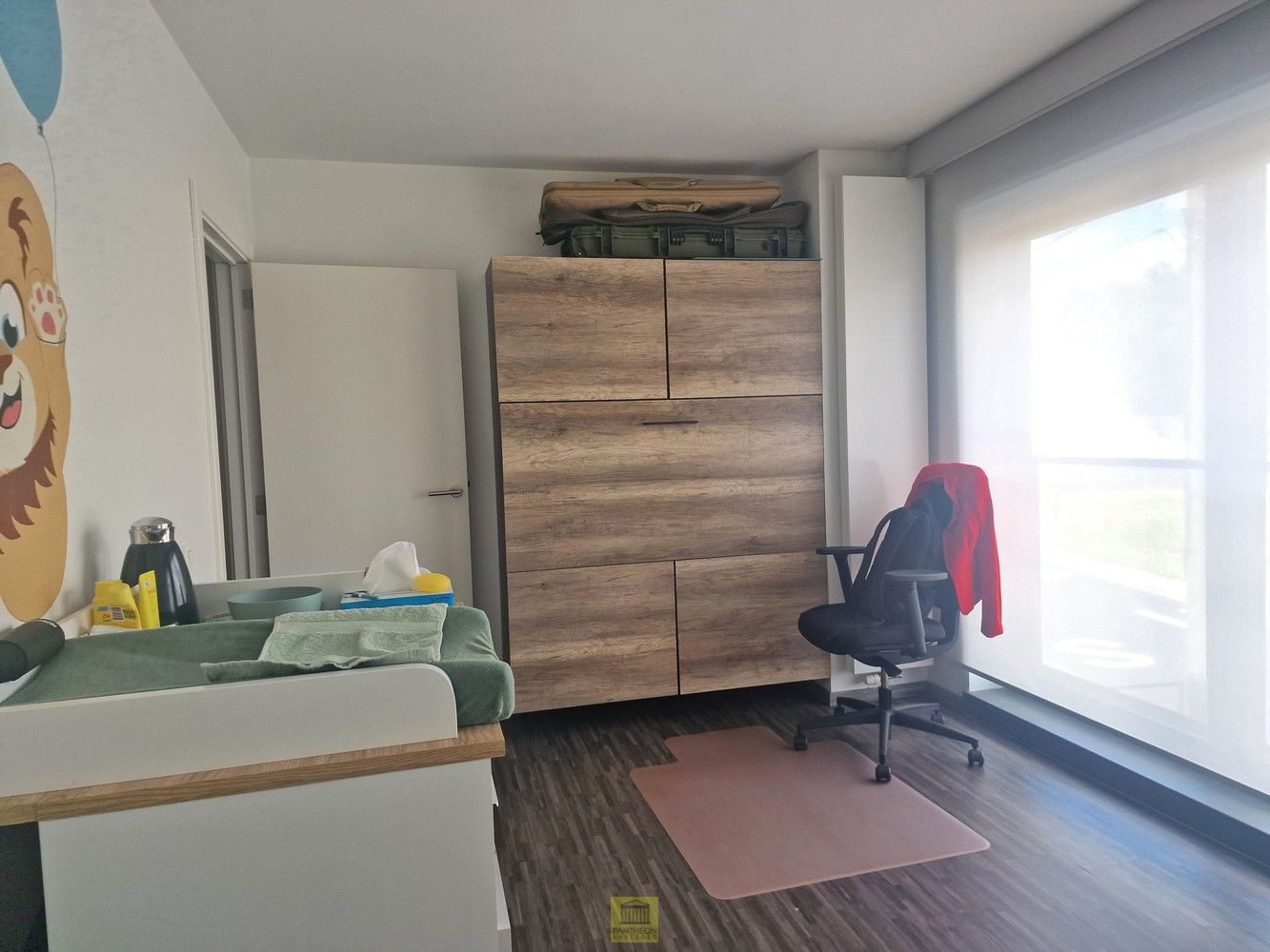 Modern en ruim appartement met groot aangenaam terras . foto 7