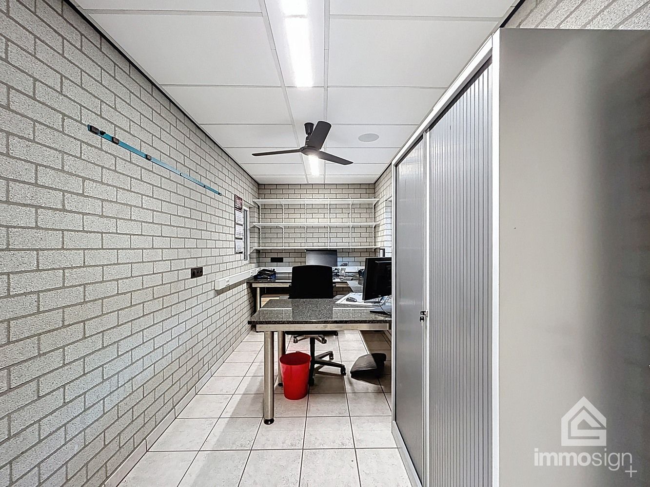 Handelspand met magazijn, kantoorruimte en instapklare woning te Lommel foto 32
