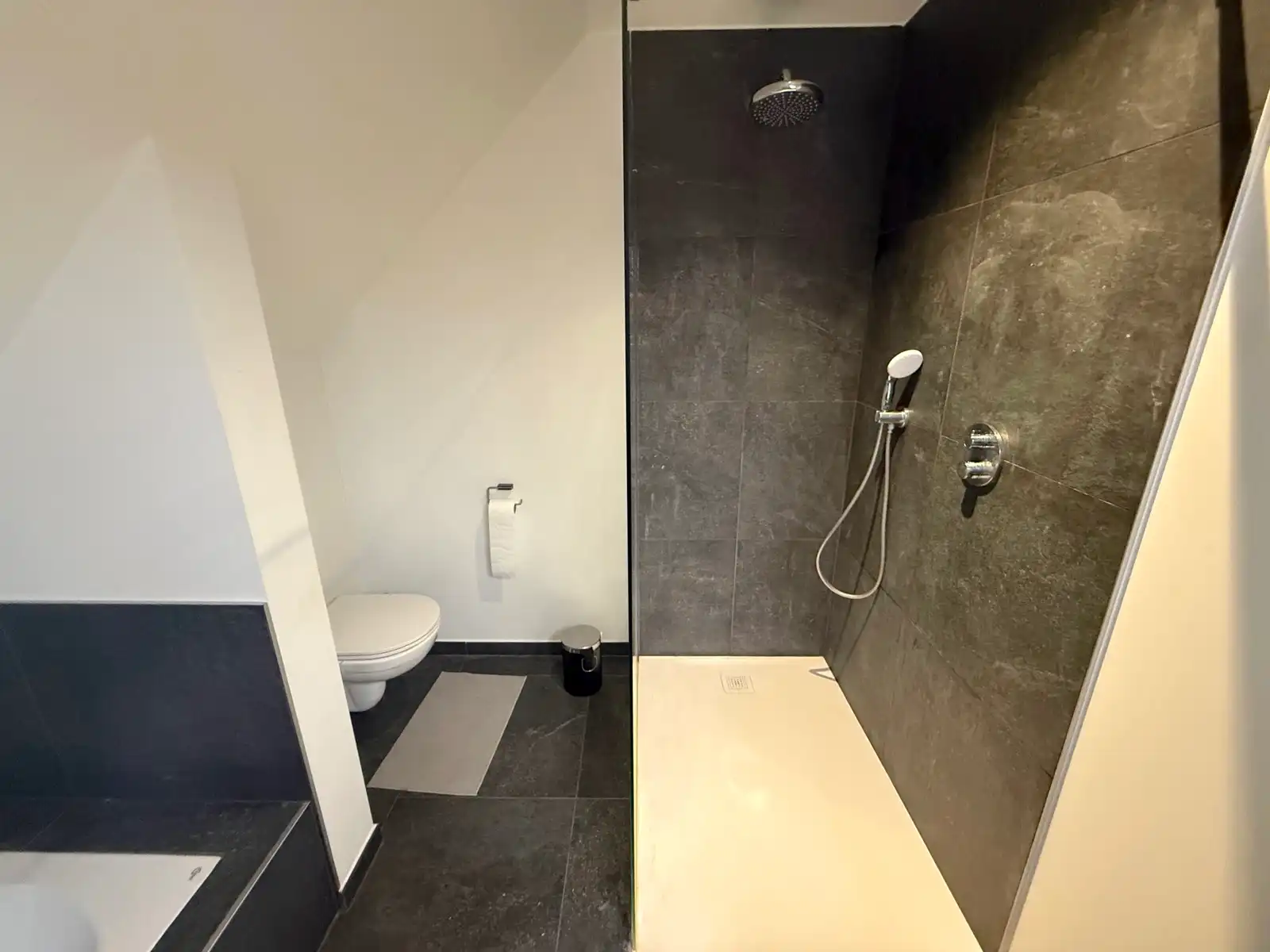 Energiezuinig woning met 4 slaapkamers, 2 badkamers en tuin foto 25