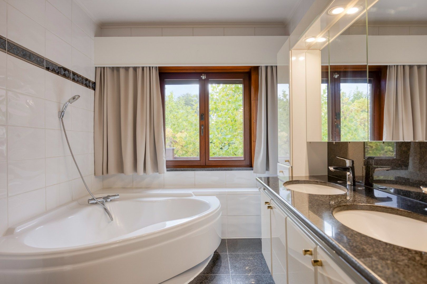 Prima onderhouden en ruime villa in Mol op een perceel van ca 30a ! foto 15