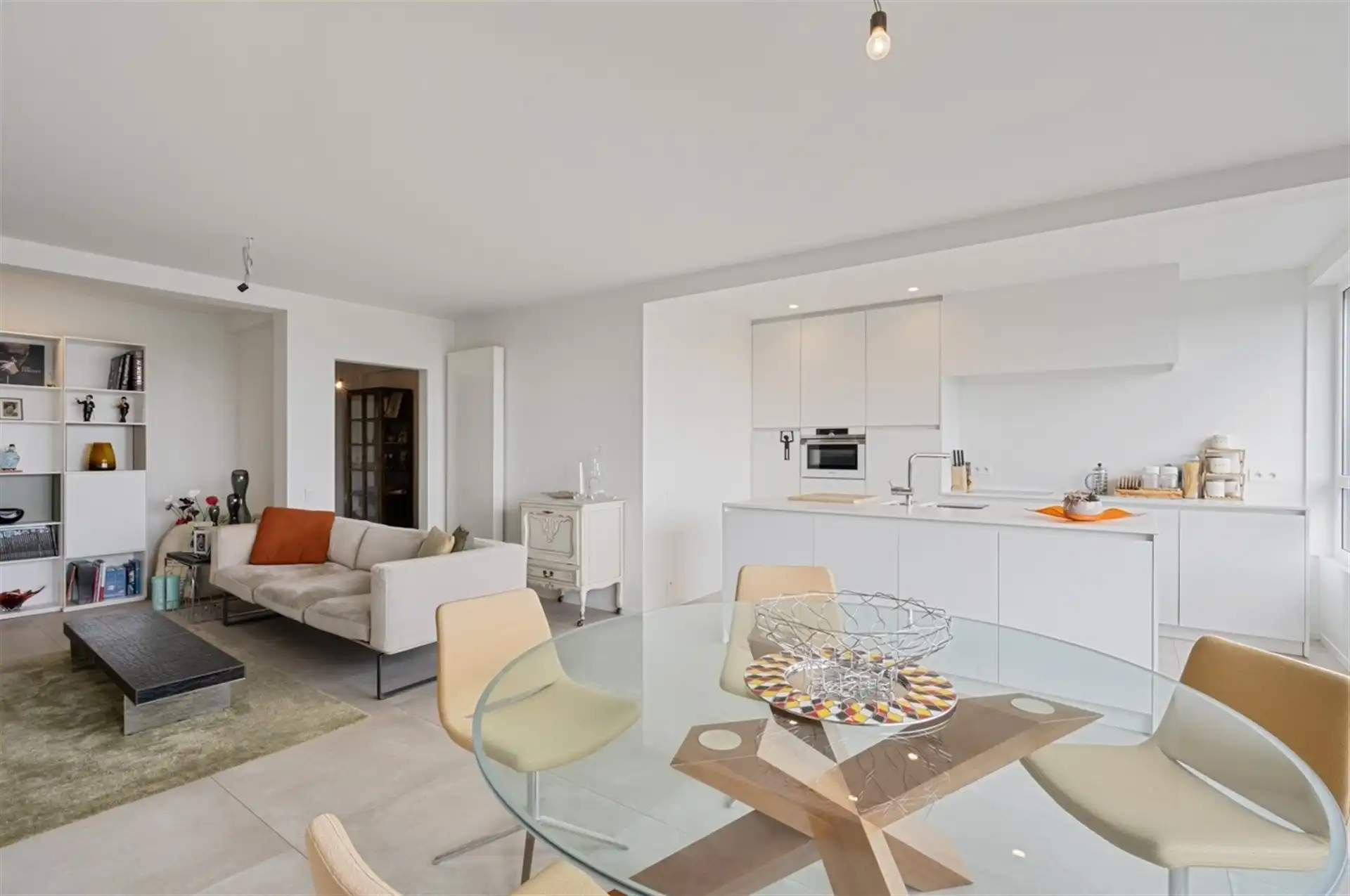 Ruim en stijlvol appartement met terras en prachtig uitzicht in hartje Aalst foto 8