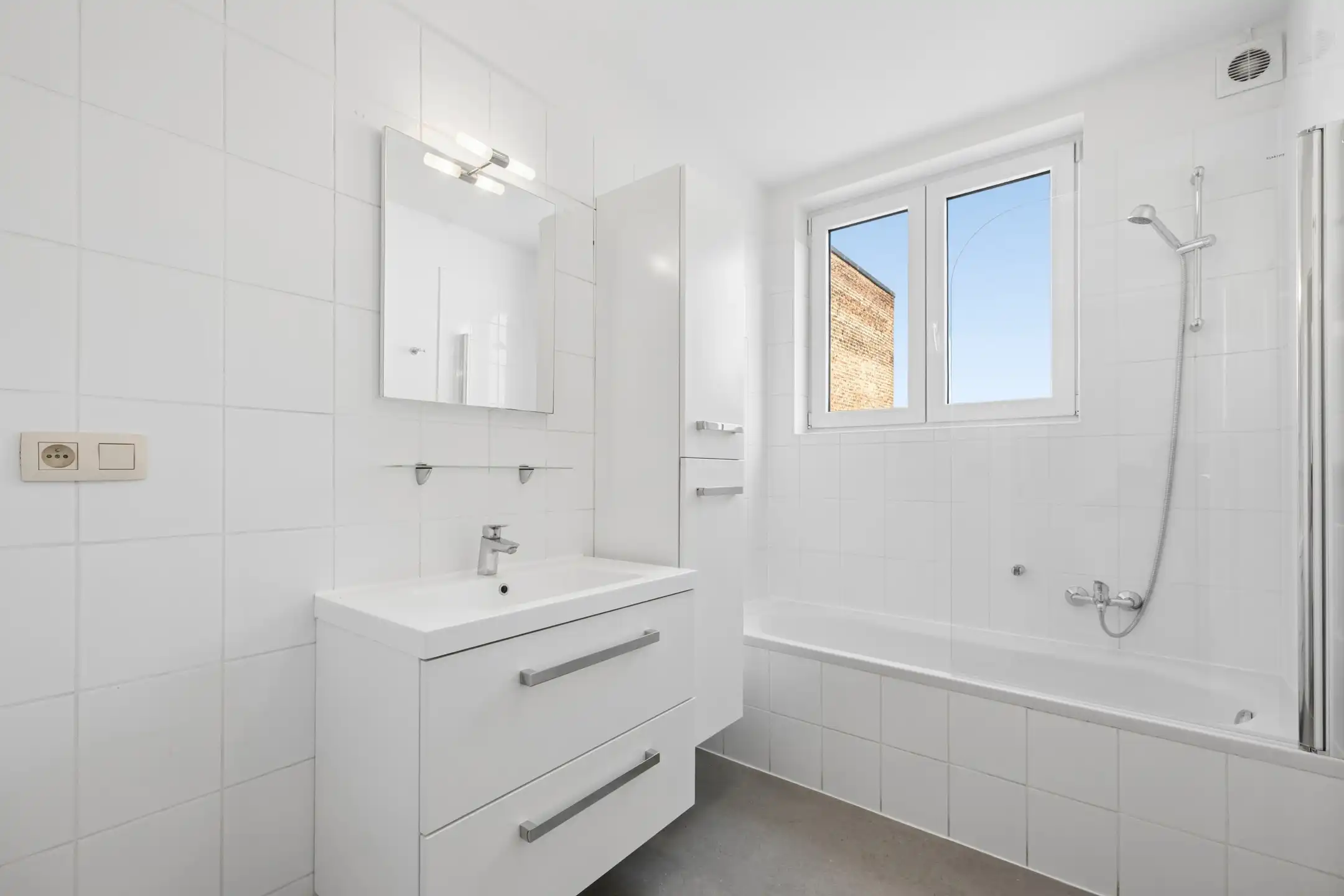 Gerenoveerd appartement met 2 slpkamers van ± 100m² foto 14