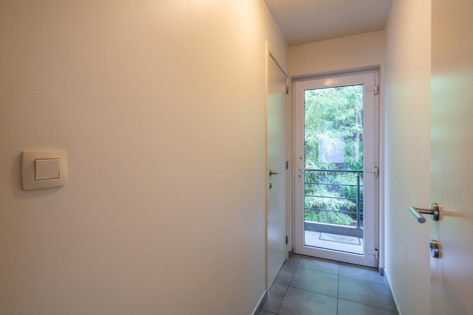 Comfortabel, recent appartement met 2 slaapkamers, garage en kelderberging op wandelafstand van markt Bilzen + park Haffmans foto 6