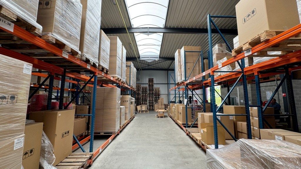 Loods met kantoor te huur nabij E313 te Wommelgem foto 6