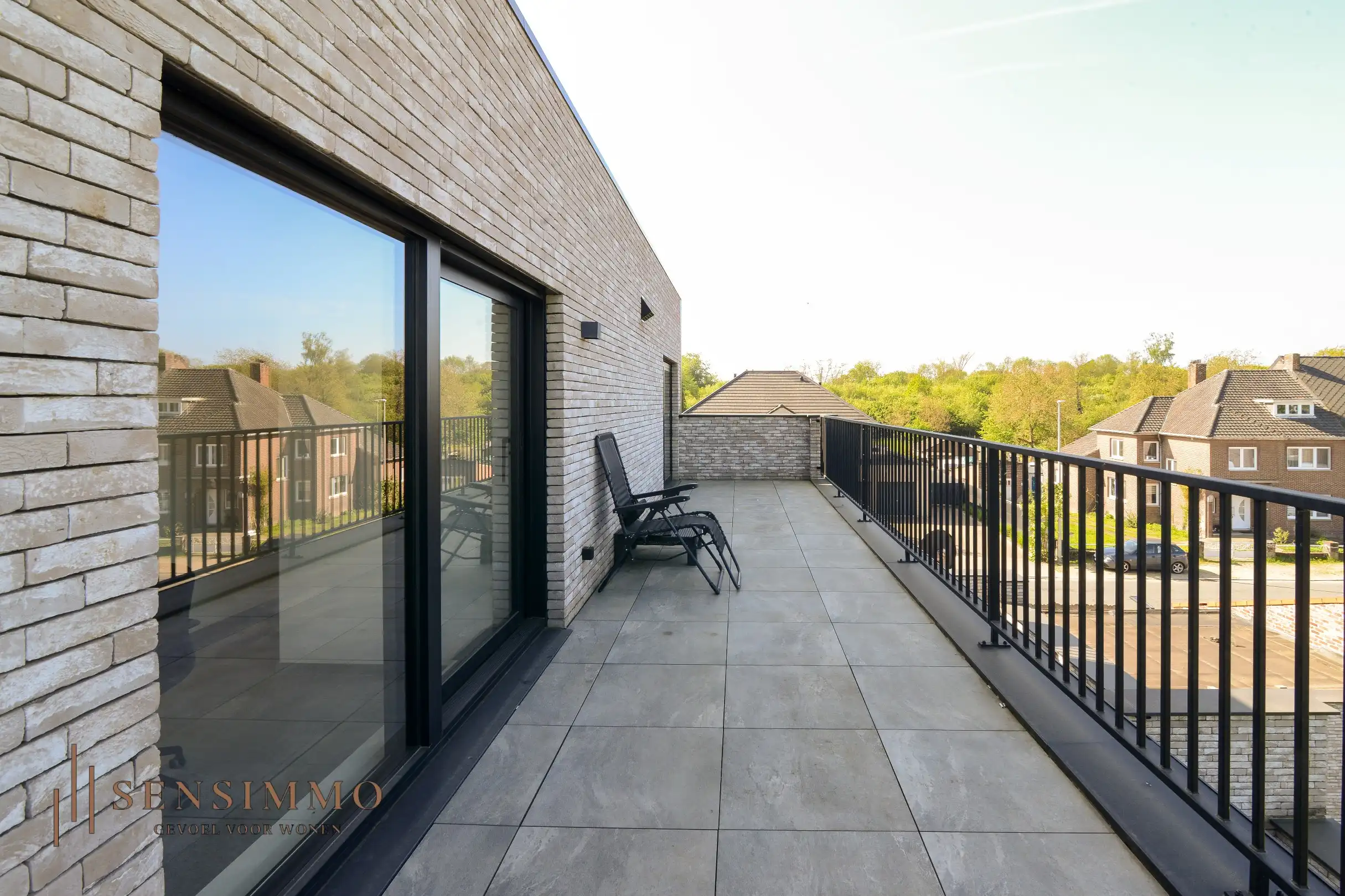 Instapklaar & energiezuinig 1-slaapkamerappartement met 2 terrassen en parking in Maasmechelen foto 16