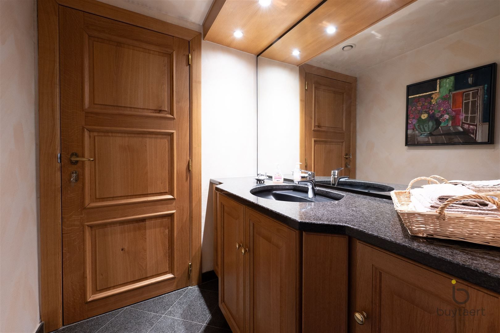 Villa met praktijk of  kangoeroewoning en Zuid - West tuin. foto 19