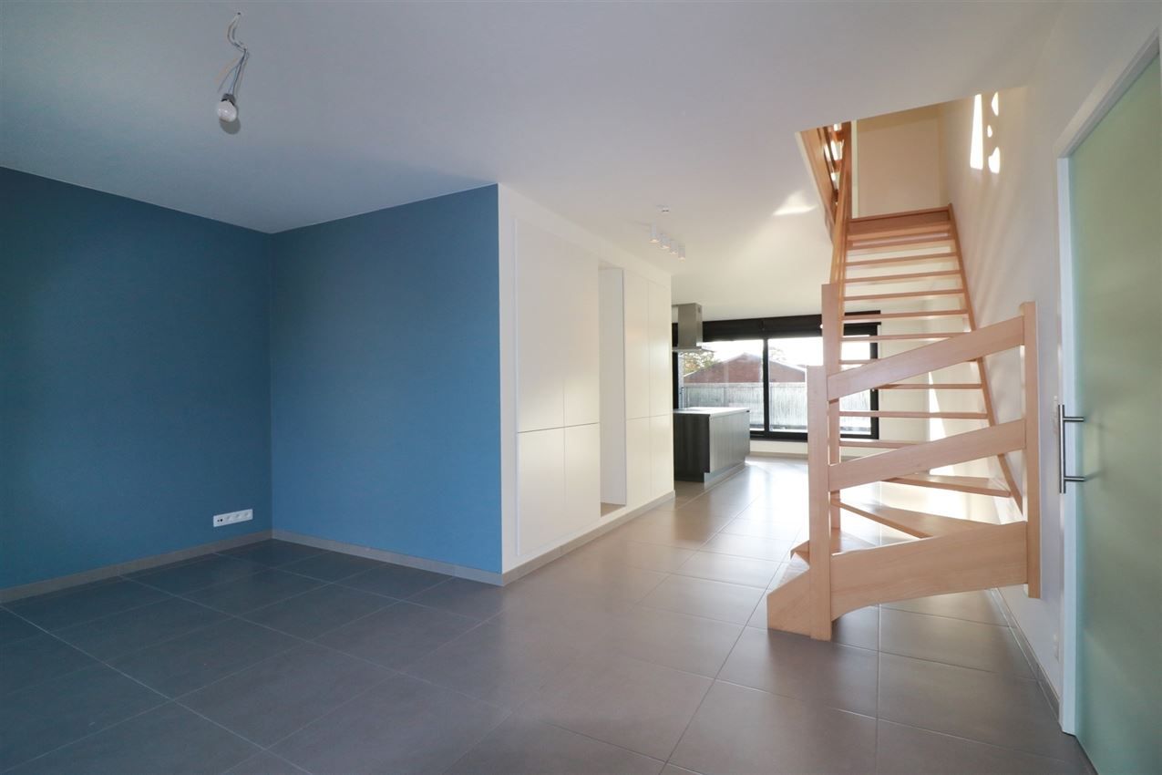 duplex met 2 grote slpk., zuidgericht terras, 2 parkings nabij centrum  foto 8