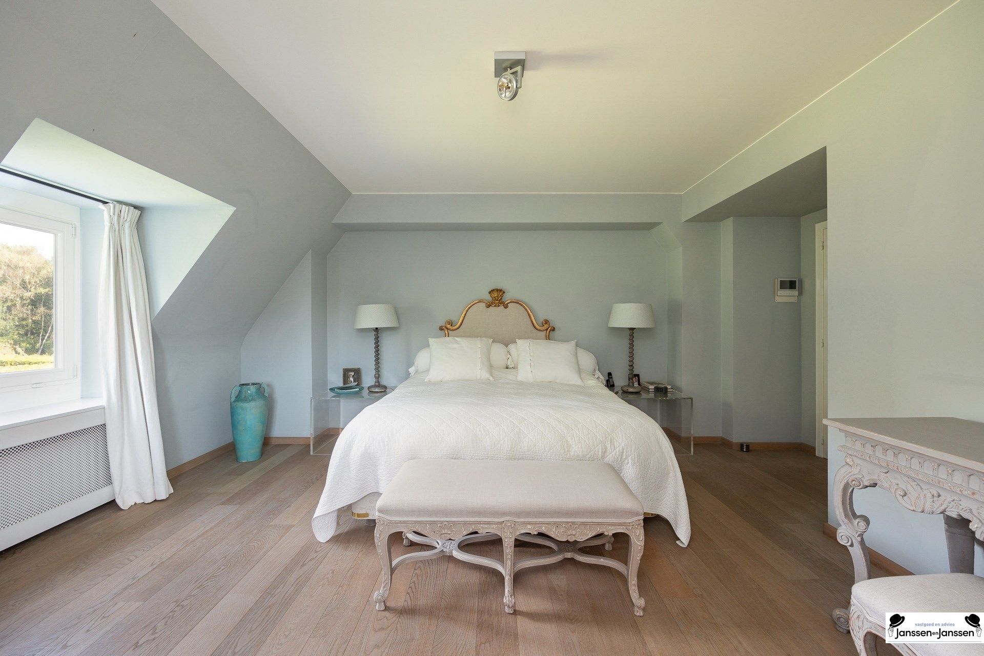 Tijdloze elegantie met moderne luxe foto 24