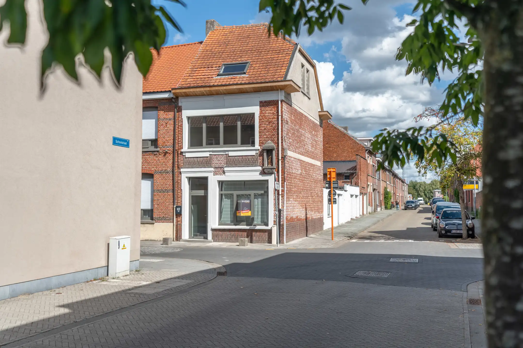 Volledig vernieuwde (2025) 2 slaapkamerwoning  (A label) foto {{pictureIndex}}