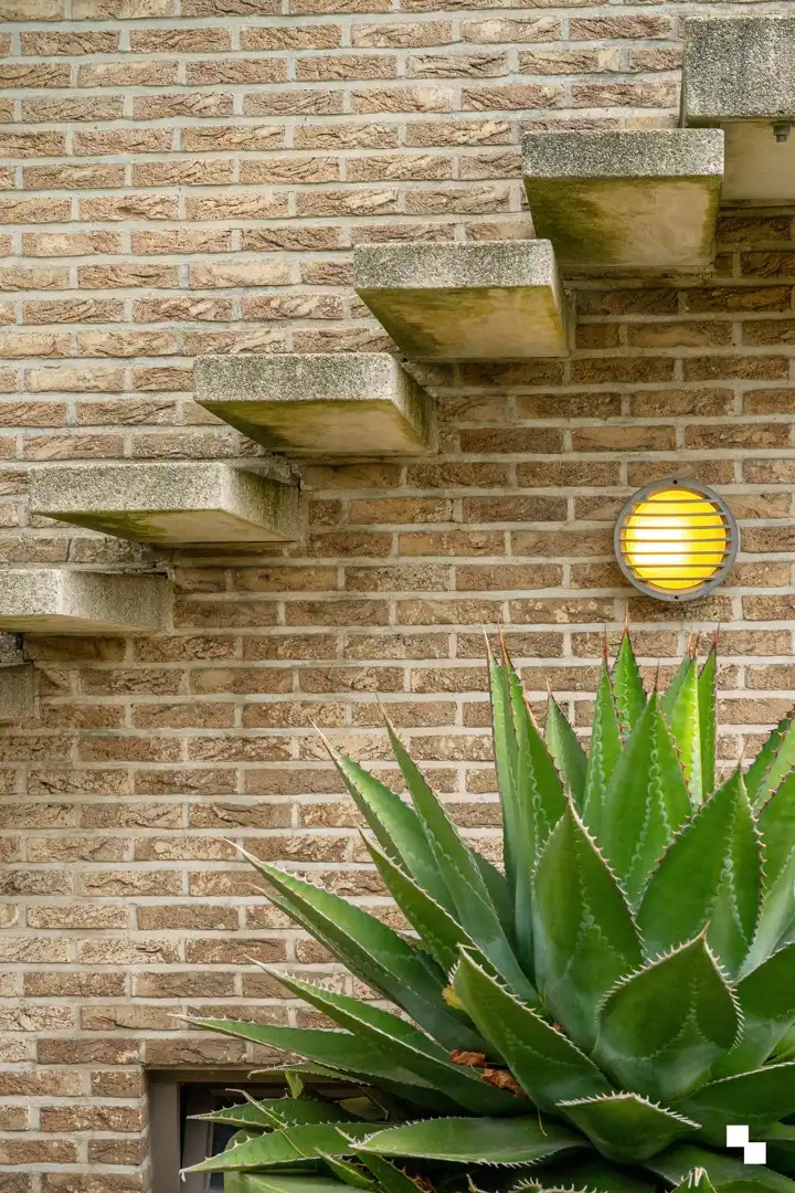 Een eigendom vol mogelijkheden: van veelzijdig pand tot prachtige villa te Izegem foto 10