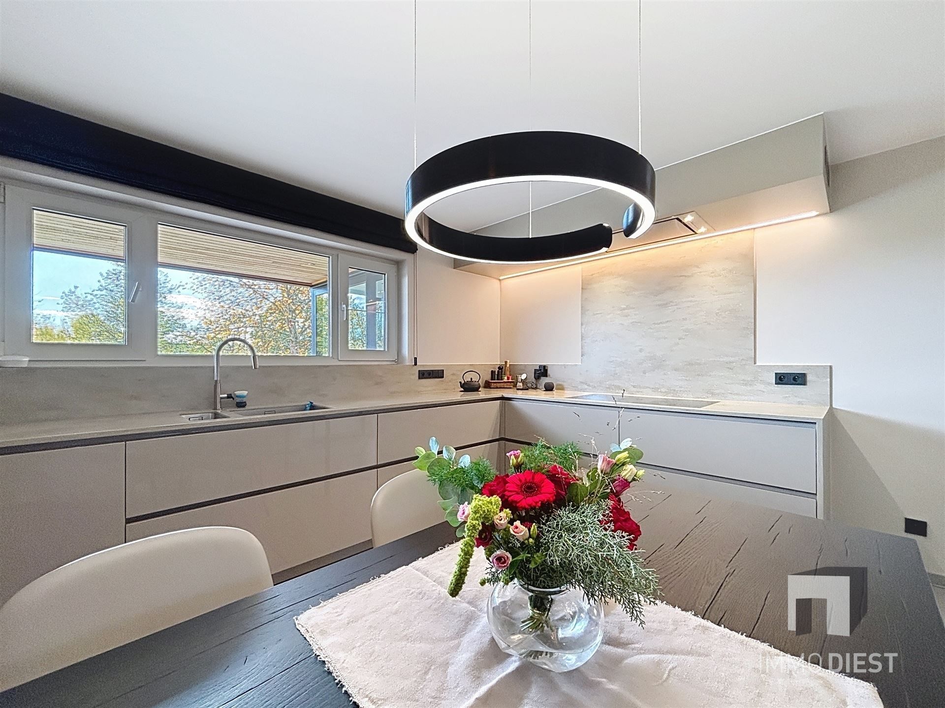 Villa met 5 slpk op 74,11are en zuidgerichte tuin foto 26