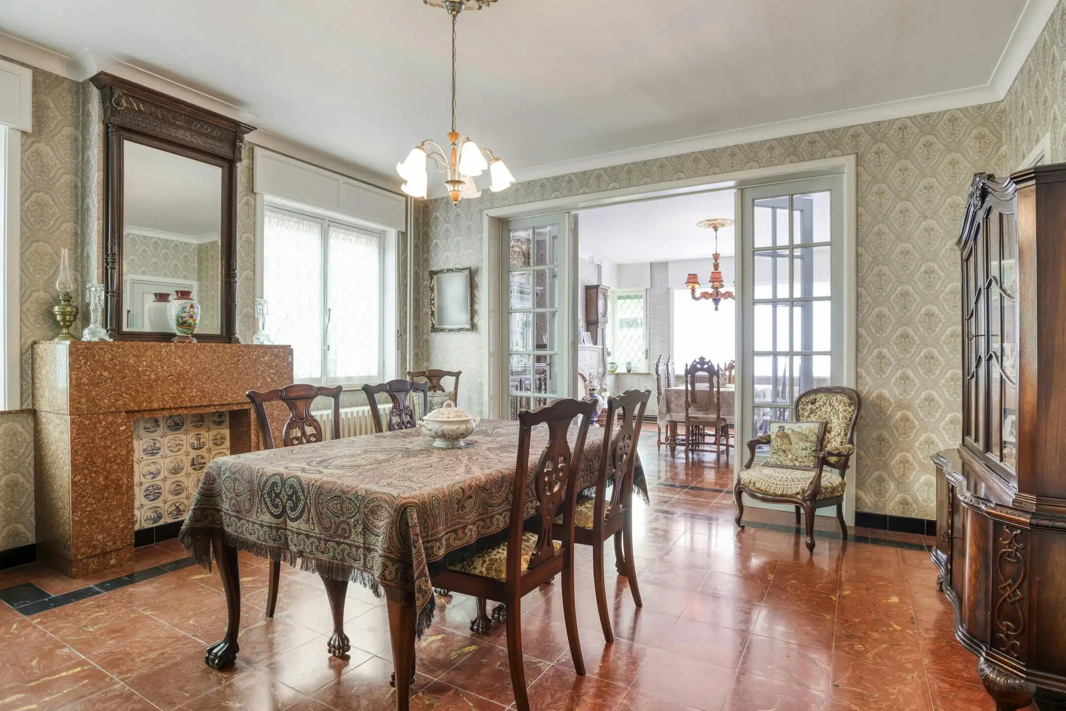 Ruime woning met tuin en garage op 1.845m² te Alveringem. foto 2